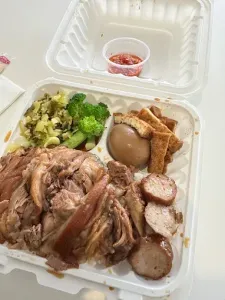 Ng Kee Cafe - Chinese restaurant in Richmond – fine dining dishes, interior photos, and ambiance.