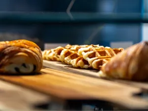 Cafe & Life - Cafe restaurant in Richmond – fine dining dishes, interior photos, and ambiance.