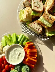 Mangez Mangez Cafe & Eatery - Cafe restaurant in Downtown Vancouver – fine dining dishes, interior photos, and ambiance.