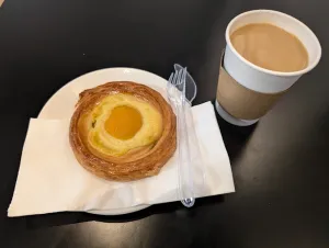 Mangez Mangez Cafe & Eatery - Cafe restaurant in Downtown Vancouver – fine dining dishes, interior photos, and ambiance.