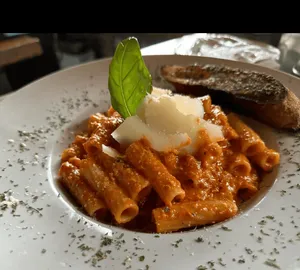 Alibi Room - North American restaurant in Downtown Vancouver – fine dining dishes, interior photos, and ambiance.