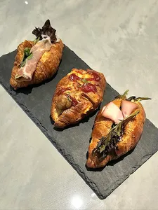 Cafe & Life - Cafe restaurant in Richmond – fine dining dishes, interior photos, and ambiance.