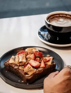 cafeclub. - Cafe restaurant in Downtown Vancouver – fine dining dishes, interior photos, and ambiance.