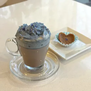 Cathy's Cafe - Cafe restaurant in Vancouver – fine dining dishes, interior photos, and ambiance.