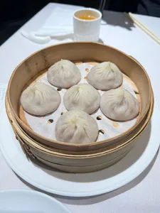 Osmanthus - Chinese restaurant in Richmond – fine dining dishes, interior photos, and ambiance.