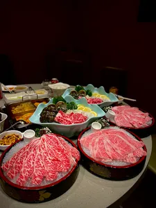 Haidilao Hotpot West Broadway Hot Pot restaurant in Vancouver – fine dining dishes, interior photos, and ambiance.
