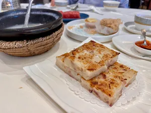 Yue Restaurant - Dim Sum restaurant in Richmond – fine dining dishes, interior photos, and ambiance.