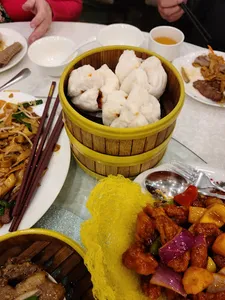 Neptune Wonton Noodle Surrey Central - Taiwanese & HK Cafe restaurant in Surrey – fine dining dishes, interior photos, and ambiance.