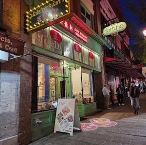 Jade Dynasty Restaurant Chinese restaurant in Downtown Vancouver – fine dining dishes, interior photos, and ambiance.