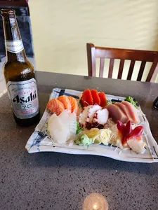 Kiku Sushi Metrotown - Japanese & Sushi restaurant in Burnaby – fine dining dishes, interior photos, and ambiance.