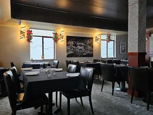 CAFE IL NIDO - Italian restaurant in Downtown Vancouver – fine dining dishes, interior photos, and ambiance.