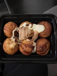 Bubble Waffle Cafe Marine Gateway - Taiwanese & HK Cafe restaurant in Vancouver – fine dining dishes, interior photos, and ambiance.