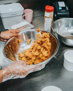 Hifive Chicken Kingsway Burger & Fried Chicken restaurant in Burnaby – fine dining dishes, interior photos, and ambiance.