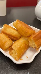 Neptune Wonton Noodle YVR Outlet - Taiwanese & HK Cafe restaurant – fine dining dishes, interior photos, and ambiance.