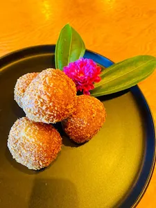 Sip Song Thai Cuisine - Thai restaurant in Vancouver – fine dining dishes, interior photos, and ambiance.