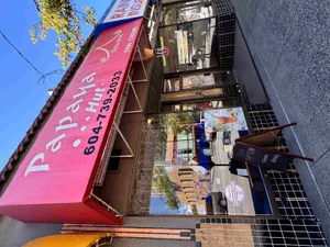 Papaya Hut Restaurant - Thai restaurant in Downtown Vancouver – fine dining dishes, interior photos, and ambiance.