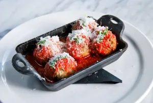 Sprezzatura Restaurant - Pizza restaurant in Vancouver – fine dining dishes, interior photos, and ambiance.