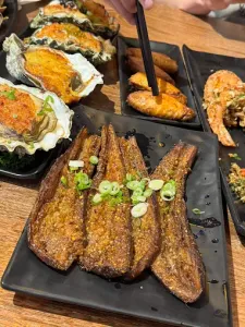 Li's China Grill - BBQ restaurant in Vancouver – fine dining dishes, interior photos, and ambiance.