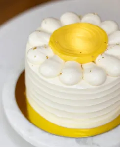 Picture of dish Lemon Daisy Cake at UNNI PASTRIES
