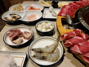 Liuyishou Hotpot Robson - Hot Pot restaurant in Downtown Vancouver – fine dining dishes, interior photos, and ambiance.