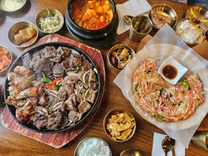 Elysium Korean Bistro and Restaurant - Korean restaurant in Richmond – fine dining dishes, interior photos, and ambiance.
