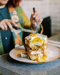 Deacon's Corner - North American restaurant in Vancouver – fine dining dishes, interior photos, and ambiance.