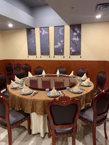 Z&W Shanghai Kitchen - Chinese restaurant in Vancouver – fine dining dishes, interior photos, and ambiance.