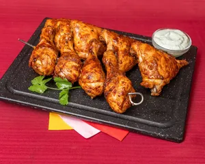 Hi Five Chicken East Broadway - Burger & Fried Chicken restaurant in Vancouver – fine dining dishes, interior photos, and ambiance.