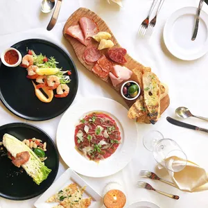 La Terrazza - Italian restaurant in Downtown Vancouver – fine dining dishes, interior photos, and ambiance.