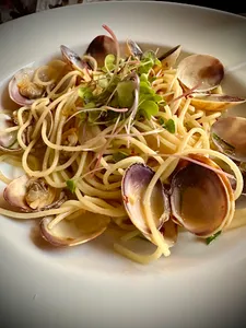 CAFE IL NIDO - Italian restaurant in Downtown Vancouver – fine dining dishes, interior photos, and ambiance.