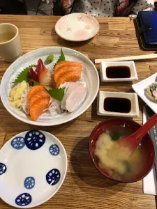 Sushi Bros - Japanese & Sushi restaurant in Downtown Vancouver – fine dining dishes, interior photos, and ambiance.