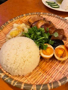 Sip Song Thai Cuisine - Thai restaurant in Vancouver – fine dining dishes, interior photos, and ambiance.