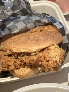 MaD Chicken SFU - Burger & Fried Chicken restaurant in Burnaby – fine dining dishes, interior photos, and ambiance.