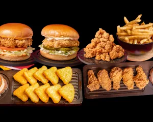 Chick'n Xpress Willowbrook - Burger & Fried Chicken restaurant – fine dining dishes, interior photos, and ambiance.