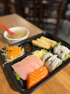 Sushi Bros - Japanese & Sushi restaurant in Downtown Vancouver – fine dining dishes, interior photos, and ambiance.