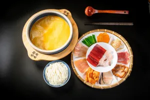 Yunqueen Rice Noodles - Chinese restaurant in Downtown Vancouver – fine dining dishes, interior photos, and ambiance.