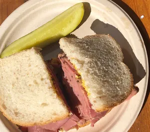 Picture of dish Smoked meat sandwich at La Belle Patate