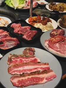 Hot Spot Buffet - BBQ restaurant in Vancouver – fine dining dishes, interior photos, and ambiance.