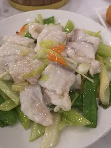 Haiyi Seafood Restaurant - Dim Sum restaurant in Vancouver – fine dining dishes, interior photos, and ambiance.