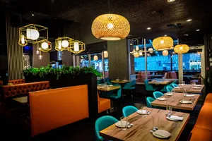 P2P indian restaurant Yaletown - Indian restaurant in Downtown Vancouver – fine dining dishes, interior photos, and ambiance.