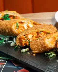 P2P indian restaurant Yaletown - Indian restaurant in Downtown Vancouver – fine dining dishes, interior photos, and ambiance.