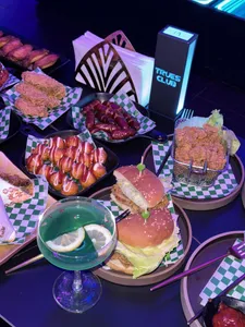 TRUES CLUB - KTV & Club restaurant in Richmond – fine dining dishes, interior photos, and ambiance.