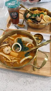 Super Thai Hot Pot - Hot Pot restaurant in Vancouver – fine dining dishes, interior photos, and ambiance.