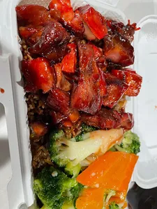 Famous wok - Chinese restaurant in Downtown Vancouver – fine dining dishes, interior photos, and ambiance.