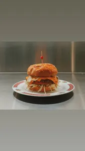 Picture of dish Classic Burger at Aureliana