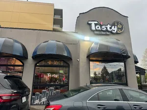 Tasty BBQ & Beer Bar Richmond - BBQ restaurant in Richmond – fine dining dishes, interior photos, and ambiance.