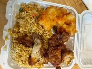 Review photo uploaded by love food💕 at Kung Pao Wok