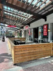 Yaletown Chinese restaurant - Chinese restaurant in Downtown Vancouver – fine dining dishes, interior photos, and ambiance.