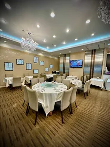 Neptune Palace Restaurant Surrey - Dim Sum restaurant in Surrey – fine dining dishes, interior photos, and ambiance.