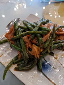 Haiyi Seafood Restaurant - Dim Sum restaurant in Vancouver – fine dining dishes, interior photos, and ambiance.